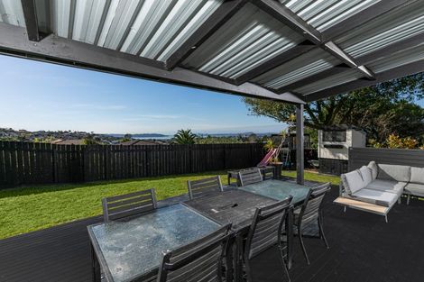 Photo of property in 44 West Harbour Drive, West Harbour, Auckland, 0618