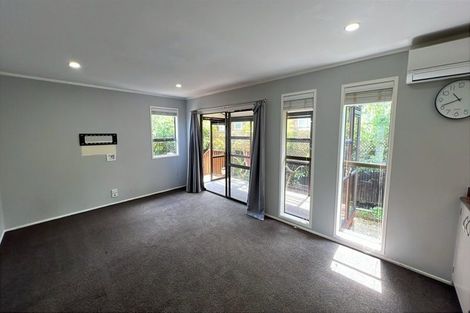 Photo of property in 2/51 Shakespeare Road, Milford, Auckland, 0620