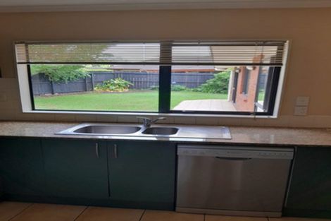 Photo of property in 6 Shankill Place, East Tamaki, Auckland, 2013