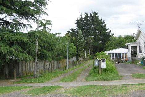 Photo of property in 22 Waiari Road, Conifer Grove, Takanini, 2112