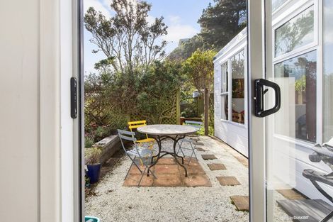 Photo of property in 5 Rydal Place, Southgate, Wellington, 6023