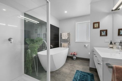 Photo of property in 12 Saint Thomas Avenue, Pyes Pa, Tauranga, 3112