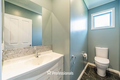 Photo of property in 3-9 Seddon Street, Waikanae, 5036