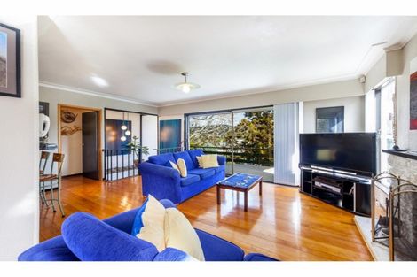 Photo of property in 72 La Rosa Street, Green Bay, Auckland, 0604