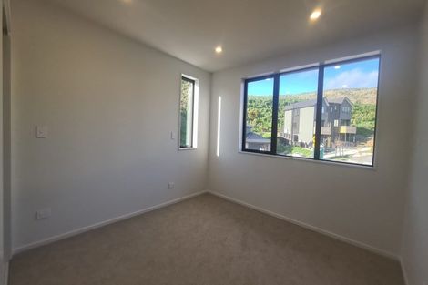 Photo of property in 2 Bee Lane, Whitby, Porirua, 5024