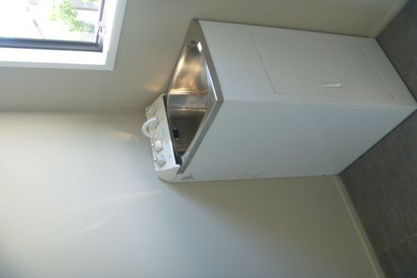 Photo of property in 1/8 Senecio Place, Weymouth, Auckland, 2103