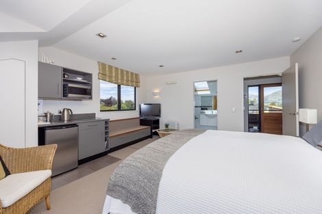 Photo of property in 42 Manuka Crescent, Wanaka, 9305