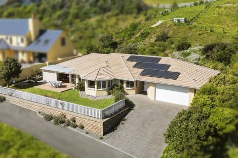 Photo of property in 125 Woodman Drive, Tawa, Wellington, 5028