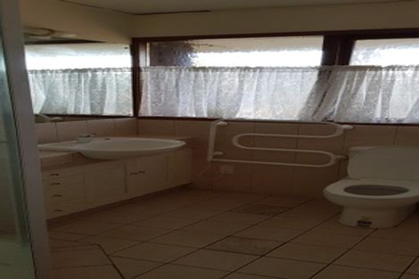 Photo of property in 212 Forrest Hill Road, Forrest Hill, Auckland, 0620