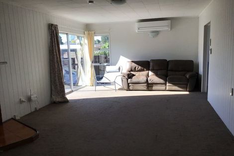 Photo of property in 14 Innismara Avenue, Wattle Downs, Auckland, 2103