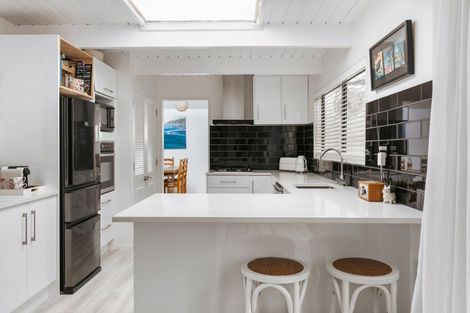 Photo of property in 1 Douglas Place, Papamoa Beach, Papamoa, 3118