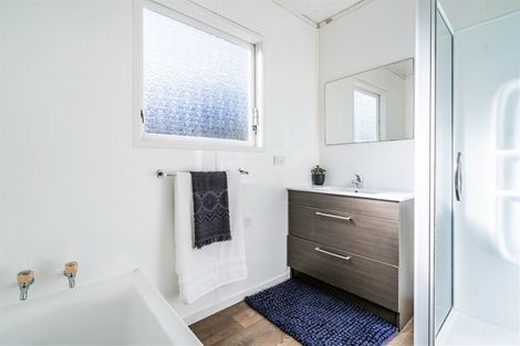 Photo of property in 17 Houston Place, Bayview, Auckland, 0629