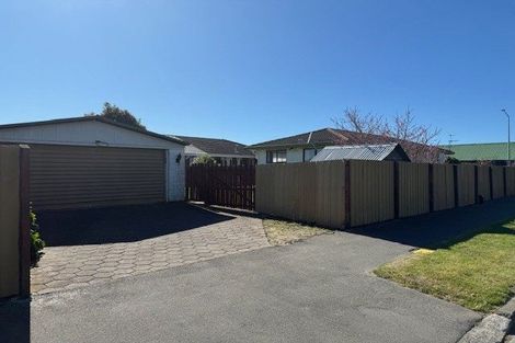 Photo of property in 76 Queenspark Drive, Parklands, Christchurch, 8083