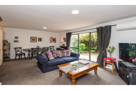 Photo of property in 2/15 Coles Place, St Albans, Christchurch, 8014