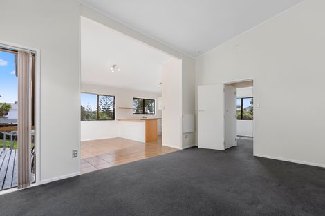 Photo of property in 1/20 Halder Place, Torbay, Auckland, 0632