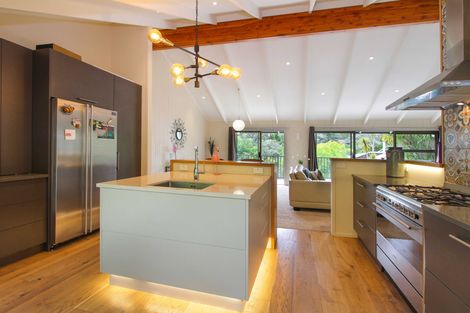 Photo of property in 30 Trelawny Place, Hillcrest, Auckland, 0627