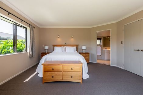 Photo of property in 8 Cooper Crescent, Cambridge, 3434