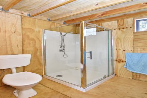 Photo of property in 21 Westside Road, Port Waikato, Tuakau, 2695