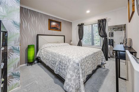 Photo of property in Tuscany Towers, 12/1 Ambrico Place, New Lynn, Auckland, 0600