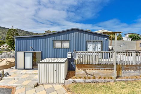 Photo of property in 21 Westside Road, Port Waikato, Tuakau, 2695