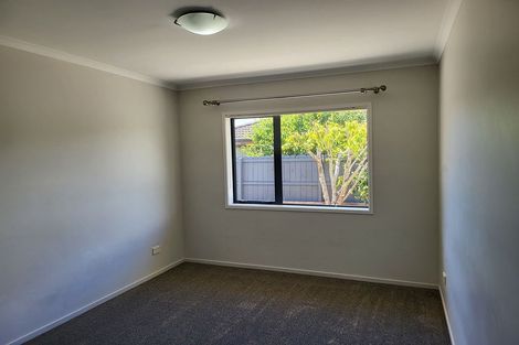 Photo of property in 27 Tussock Avenue, Mangere, Auckland, 2022