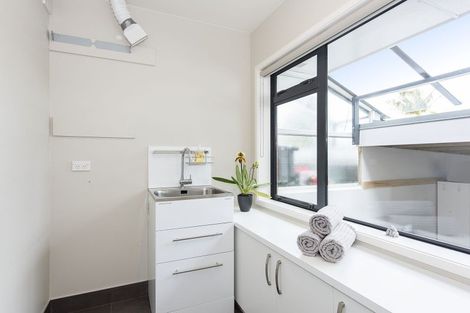Photo of property in 2-3/270 Jervois Road, Herne Bay, Auckland, 1011