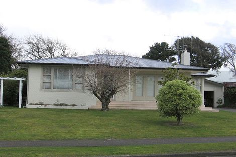 Photo of property in 8 Churchill Avenue, Hokowhitu, Palmerston North, 4410