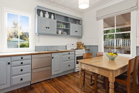 Photo of property in 95 Milton Road, Bluff Hill, Napier, 4110