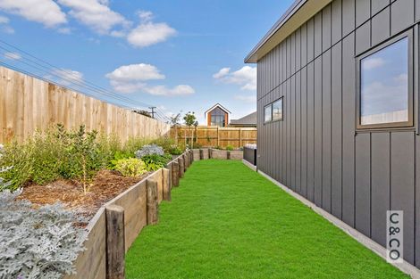 Photo of property in 12 Paihere Street, Huapai, Kumeu, 0810