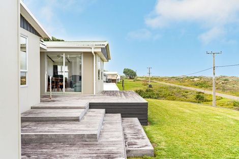Photo of property in 61 Marine Drive, Te Kopuru, 0371