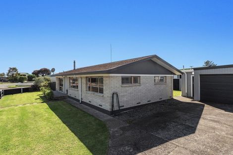 Photo of property in 114 Riverside Drive, Whakatane, 3120