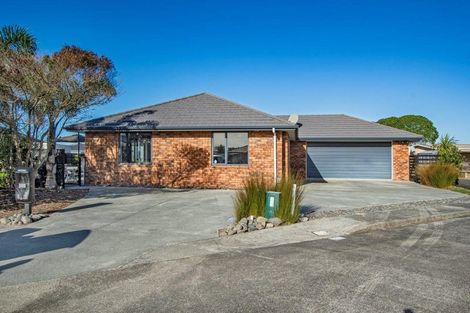 Photo of property in 50 Ocean View Rise, Ruakaka, 0116