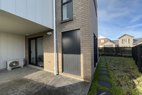 Photo of property in 15 Tima Lane, Mangere Bridge, Auckland, 2022