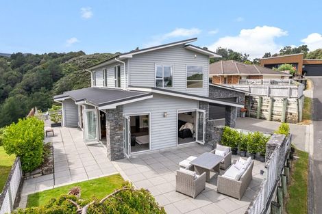 Photo of property in 43 Seymour Grove, Kingsley Heights, Upper Hutt, 5018