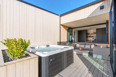 Photo of property in 1 Mcrae Rise, Wanaka, 9305