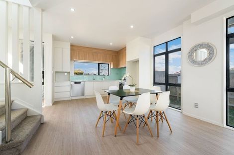 Photo of property in 14b York Road, Papatoetoe, Auckland, 2104