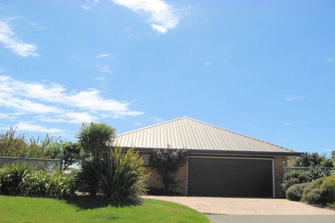 Photo of property in 17 Thornley Place, Woodend, 7610