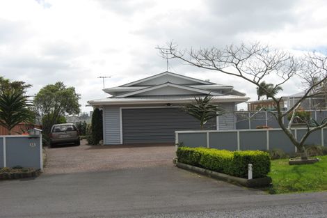Photo of property in 46 The Terrace, Herald Island, Auckland, 0618