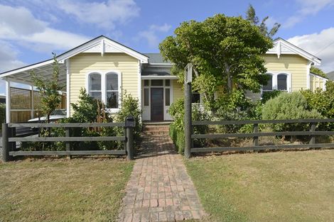 Photo of property in 9a Cologne Street, Martinborough, 5711