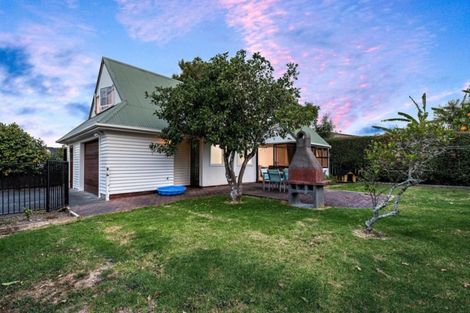 Photo of property in 2/6 Murray Road, Te Atatu Peninsula, Auckland, 0610