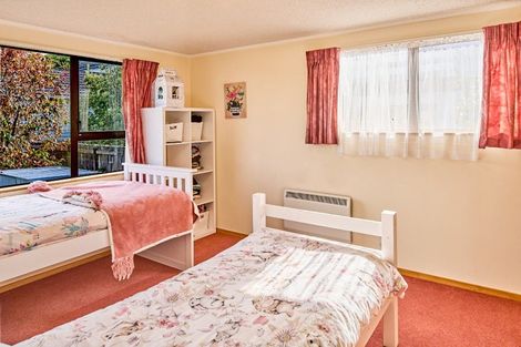 Photo of property in 16 Chestnut Grove, Maungaraki, Lower Hutt, 5010