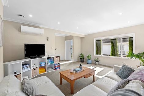 Photo of property in 157 Mangorei Road, Merrilands, New Plymouth, 4312