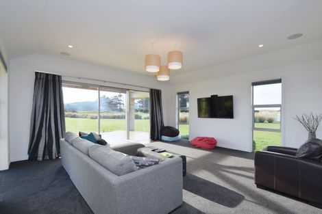 Photo of property in 361 Oreti Road, Otatara, Invercargill, 9879