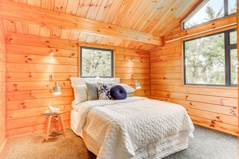 Photo of property in 12 Pickwick Road, Otamatea, Whanganui, 4571