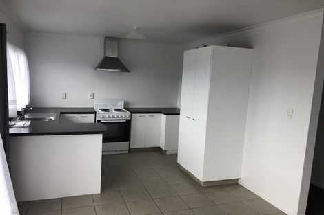 Photo of property in 12a Midgley Road, West Harbour, Auckland, 0618