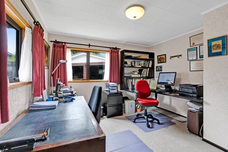 Photo of property in 24 Prudence Place, Oakura, 4314