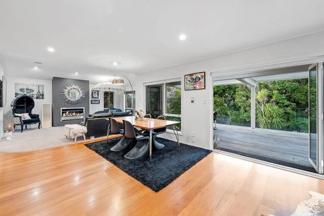 Photo of property in 9 Sandown Road, Rothesay Bay, Auckland, 0630