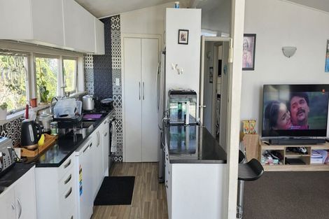 Photo of property in 557 Glenfield Road, Glenfield, Auckland, 0629