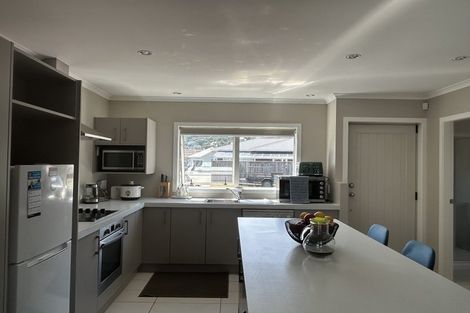 Photo of property in 33 Aparima Avenue, Miramar, Wellington, 6022