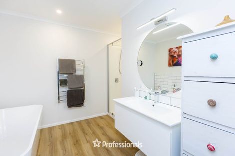 Photo of property in 76 Mawai Hakona Drive, Wallaceville, Upper Hutt, 5018